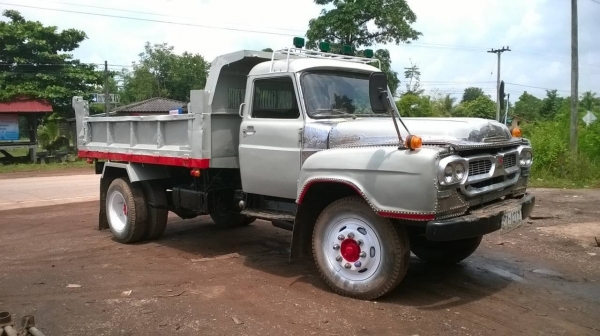 ขาย 6 ล้อหัวยาวดั้ม สภาพพร้อมใช้งาน คัสซีสวยตลอดเส้น เครื่อง HO6C 180 แรงม้า เกียร์ HO เฟืองท้าย FUSO พวงมาลัยพาวเวอร์ ยางเต็ม ทะเบียนเต็มพร้อมโอน ราคาต่อรองได้ครับ