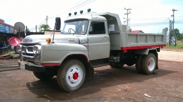 ขาย 6 ล้อหัวยาวดั้ม สภาพพร้อมใช้งาน คัสซีสวยตลอดเส้น เครื่อง HO6C 180 แรงม้า เกียร์ HO เฟืองท้าย FUSO พวงมาลัยพาวเวอร์ ยางเต็ม ทะเบียนเต็มพร้อมโอน ราคาต่อรองได้ครับ