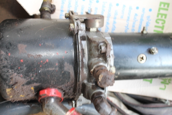 ปั้มไฟฟ้าปั่นยกบันได 3800 $ เทลเลอร์รถเกี่ยว