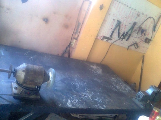 ขายปากกาพร้อมโต๊ะเหล็กและมอเตอร์หินไฟ