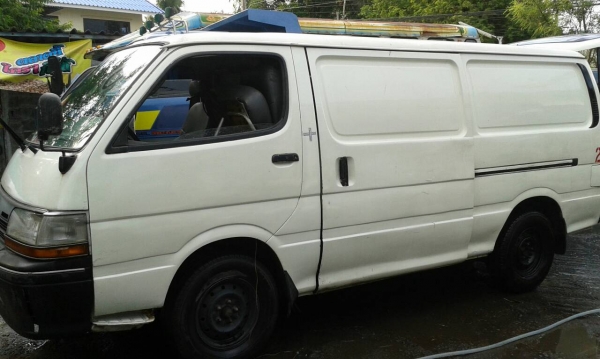 ขายรถตู้ จรวจต่ำ ปี 36 มี2 คัน  ปี 39 มี 1 คัน