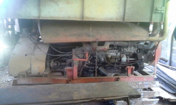 ขายรถเกี่ยวข้าวเกษตรพัฒนา เครื่อง 6BF-185 แรง อุ้ม 2 ตัน โซ่ใหม่ 44 ข้อ รถใช้งานอยู่