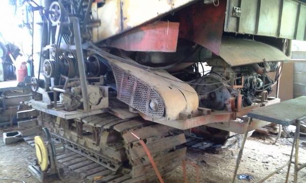 ขายรถเกี่ยวข้าวเกษตรพัฒนา เครื่อง 6BF-185 แรง อุ้ม 2 ตัน โซ่ใหม่ 44 ข้อ รถใช้งานอยู่