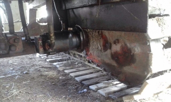 ขายรถเกี่ยวข้าวเกษตรพัฒนา เครื่อง 6BF-185 แรง อุ้ม 2 ตัน โซ่ใหม่ 44 ข้อ รถใช้งานอยู่