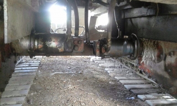 ขายรถเกี่ยวข้าวเกษตรพัฒนา เครื่อง 6BF-185 แรง อุ้ม 2 ตัน โซ่ใหม่ 44 ข้อ รถใช้งานอยู่