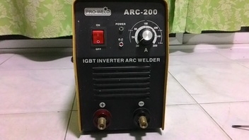 เครื่องเชื่อมไฟฟ้าระบบอินเวอร์เตอร์ PRO-WELD ขนาด 200 A พร้อมใช้งานครับ