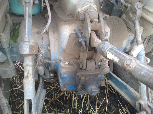 ขายรถไถ FORD คาราโร่  สองเพลา เเท้ ใบมีดดันหน้า+เล่มทะเบียน ราคา500000