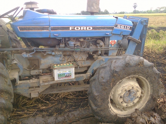 ขายรถไถ FORD คาราโร่  สองเพลา เเท้ ใบมีดดันหน้า+เล่มทะเบียน ราคา500000