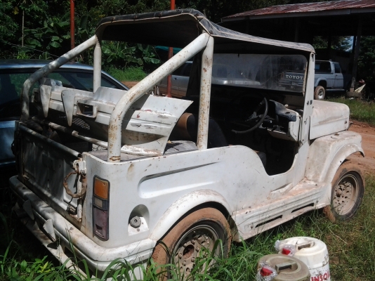 JEEP เปลือยหลังคาตากลม เครื่องอิซูซุ รถสวยครับ ทะเบียนไม่มีนะครับพี่น้อง JEEP เปลือยหลังคาตากลม เครื่องอิซูซุ รถสวยครับ ทะเบียนไม่มีนะครับพี่น้อง