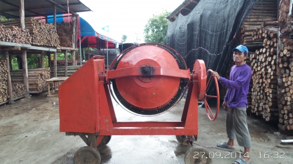 ขายโม่ผสมปูนพร้อมมอเตอร์ 3แรงครับ