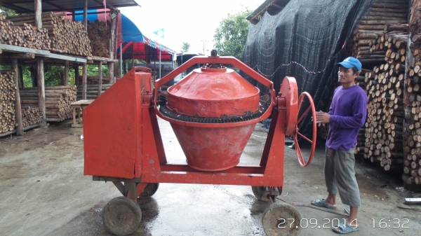 ขายโม่ผสมปูนพร้อมมอเตอร์ 3แรงครับ