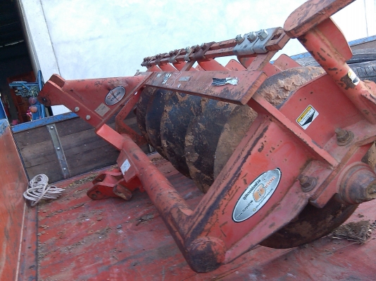 ขายรถไถคูโบต้า 45 Di ได้อุปกร 2 ชิ้นดันหน้าตราช้าง ผาน5ตราช้างครับ