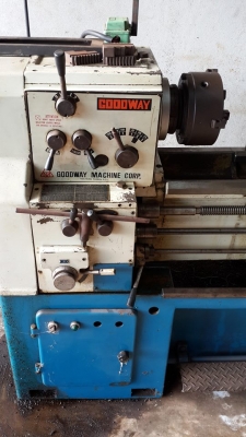 ขายครับขายเครื่องกลึงขนาด 6 ฟุต 4 เพลา มีเบรค ยี่ห้อ goodway สภาพสวย ไฟบ้าน เครื่องเงียบ สไลด์ไม่มีรอย สะพานเกลียวสวย เจ้าของเปลี่ยนมอเตอร์เป็นไฟบ้านแล้ว มอเตอร์เก่าก็ให้ไป คอนโทรลเดิม เค้าต่อสวิตช์เพิ่ม ไม่ยุ่งกับคอลโทรล ***ที่ต้องแก้ไขหน่อยผ้าเบรคขาด 12