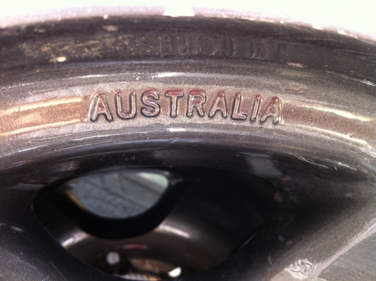 ขายแม๊ก ขอบ 15 6รู -28 ขายแม๊ก ขอบ 15 6รู -28