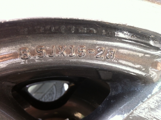 ขายแม๊ก ขอบ 15 6รู -28 ขายแม๊ก ขอบ 15 6รู -28
