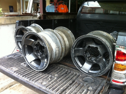 ขายแม๊ก ขอบ 15 6รู -28 ขายแม๊ก ขอบ 15 6รู -28