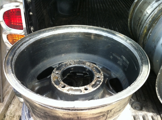 ขายแม๊ก ขอบ 15 6รู -28 ขายแม๊ก ขอบ 15 6รู -28