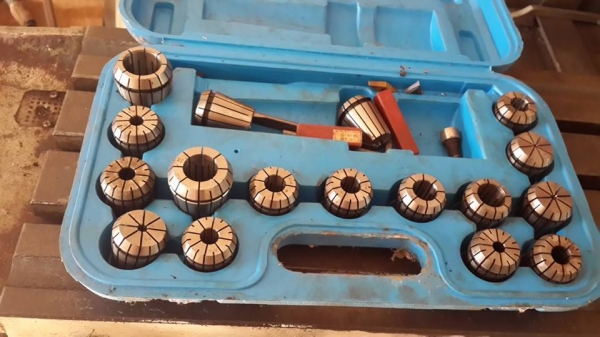 ขายครับขายมิลลิ่ง เบอร์ 3 พิเศษ ระยะทำงานเท่า เบอร์ 4 เครื่องแน่น สภาพใช้งานอยู่ อุปกรณ์ครบ ยกชุด ตามรูป แปลงเป็นไฟบ้านให้แล้ว ขอ 65000 บาท เอกปทุม0814583376