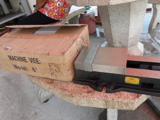 ขายครับขายมิลลิ่ง เบอร์ 3 พิเศษ ระยะทำงานเท่า เบอร์ 4 เครื่องแน่น สภาพใช้งานอยู่ อุปกรณ์ครบ ยกชุด ตามรูป แปลงเป็นไฟบ้านให้แล้ว ขอ 65000 บาท เอกปทุม0814583376