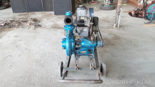 ขายเครื่องสูบน้ำ 2 สูบ 1 ชุดครับ ขายเครื่องสูบน้ำ 2 สูบ 1 ชุดครับ