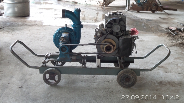 ขายเครื่องสูบน้ำ 2 สูบ 1 ชุดครับ ขายเครื่องสูบน้ำ 2 สูบ 1 ชุดครับ