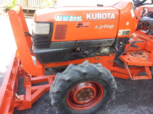 คูโบต้า L3408 4 WD 2 เพลาพร้อมใบมีดดันหน้า สภาพดีมากพร้อมใช้งาน