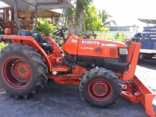 คูโบต้า L3408 4 WD 2 เพลาพร้อมใบมีดดันหน้า สภาพดีมากพร้อมใช้งาน