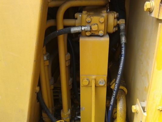 มาอีกแล้วรถพร้อมลุยงานKOMATSU PC 60-1 สภาพเก่านอก สีเดิมๆพร้อมใช้ มาอีกแล้วรถพร้อมลุยงานKOMATSU PC 60-1 สภาพเก่านอก สีเดิมๆพร้อมใช้