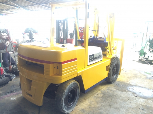 ขายรถยก 3.5 ตัน ดีเซล Komatsu FD35-5 เกียร์ ออโต้ เครื่องดีมากๆ รถเดิมๆ 255,000 จะเด็ด 094-4267888