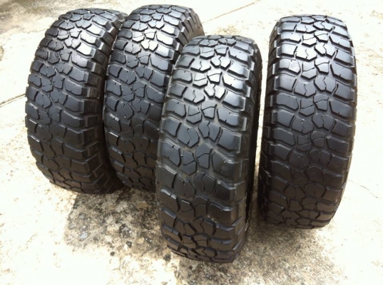 ขายยาง BF Goodrich Mud-Terrain KM2 265 75 r16 ปี12 ขายยาง BF Goodrich Mud-Terrain KM2 265 75 r16 ปี12