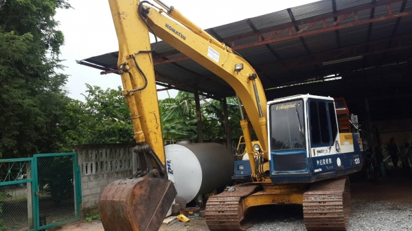 ขายรถขุดแบ็คโคเก่านอก โคมัสสุ PC120-5 ระบบไฟฟ้าเต็ม รุ่นพิเศษ ตัวเดินเทียบเท่า200 บูมยาวพิเศษ เครื่องดี เดิมนอกช่วงล่างแน่น แอร์เย็น จอขึ้น