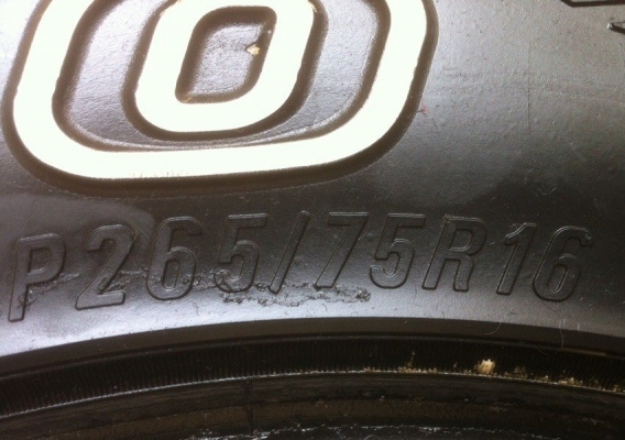 ยาง  Naxxis 265/75/16 ปี12