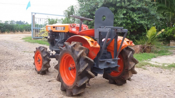 ขายครับ KUBOTA B6000 เครื่องดี เกียร์ดี พร้อมโรตารี่ ครับ ขายครับ KUBOTA B6000 เครื่องดี เกียร์ดี พร้อมโรตารี่ ครับ
