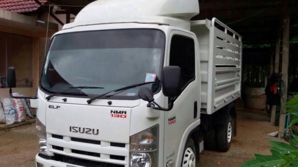 รถอีซูซุ  6  ล้อดั้ม  NMR  130 แรงม้า. ปี 55  ( รถวิ่ง 1x,xxx กม. )   สนใจติดต่อ 081 - 6079515