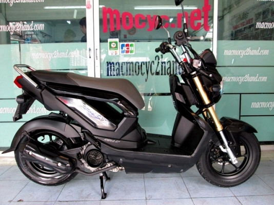 ZOOMER สีดำ ตัวท๊อป คอมบายเบลก รถเดือน ก.ย ปี 56 ไมล์ 6410โล  สภาพสวยๆ แถม 2 รายการ 39900