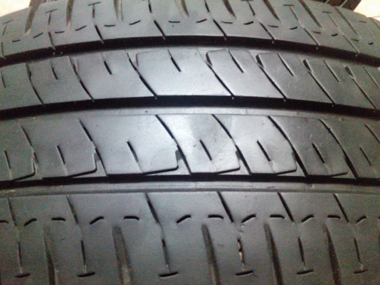 ขายยาง\% 215/65/16 Michelin Agilis ปี13-12 ไม่มีปะ ไม่กินข้างดอกเต็ม