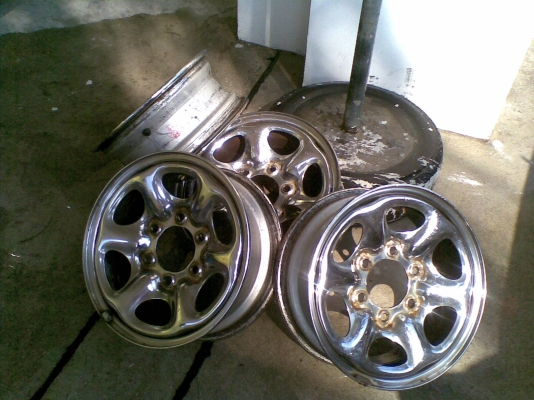 กระทะเหล็ก6รูขอบ15ชุบโครมเนียมกว้าง6นิ้ว