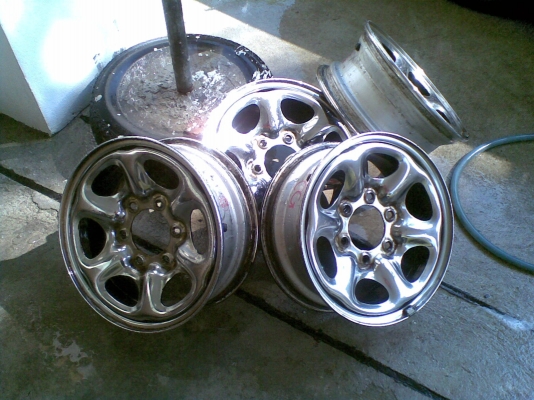 กระทะเหล็ก6รูขอบ15ชุบโครมเนียมกว้าง6นิ้ว