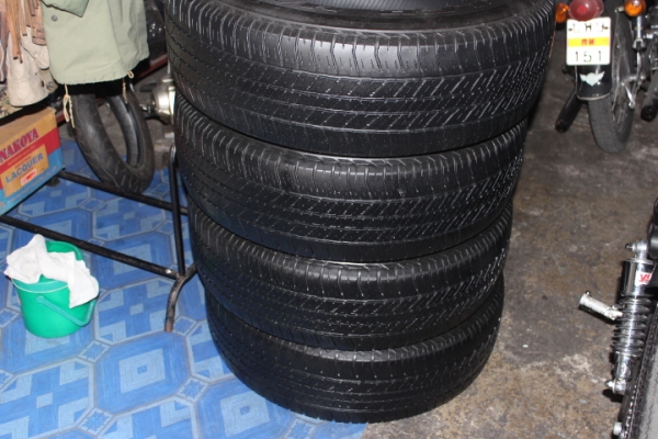 ขายยาง\%สภาพสวย 265/65/17 ปี2012 สภาพตามรูป 7500  สมุทรปราการครับ