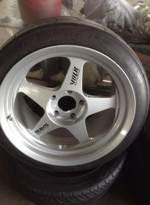 แมคแท้evo 17กว้าง10นิ้ว 1คู่ พร้อมยางkumho สลิค 240/61 ยางปี12