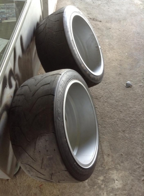 แมคแท้evo 17กว้าง10นิ้ว 1คู่ พร้อมยางkumho สลิค 240/61 ยางปี12