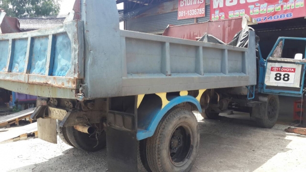 รถหัวยาวดั้ม isuzu เครื่อง 185   เกียร์ J ช่วงล่าง 200 จั้มโบ้ เครื่องดีคันขีสวย