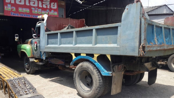 รถหัวยาวดั้ม isuzu เครื่อง 185   เกียร์ J ช่วงล่าง 200 จั้มโบ้ เครื่องดีคันขีสวย