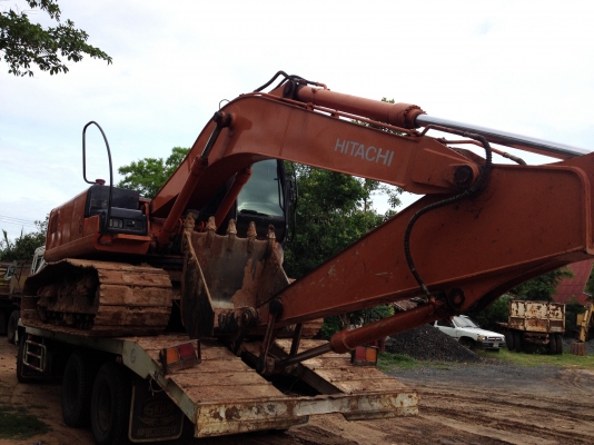 Hitachi zx200 -1 รถห้างปี2554เจ้าของขายเองล้านสี่แสนหน้าหมื่น 1.45ล้านพร้อมเล่ม