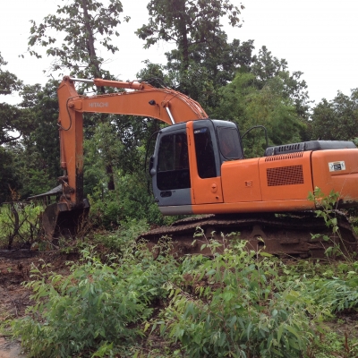 Hitachi zx200 -1 รถห้างปี2554เจ้าของขายเองล้านสี่แสนหน้าหมื่น 1.45ล้านพร้อมเล่ม