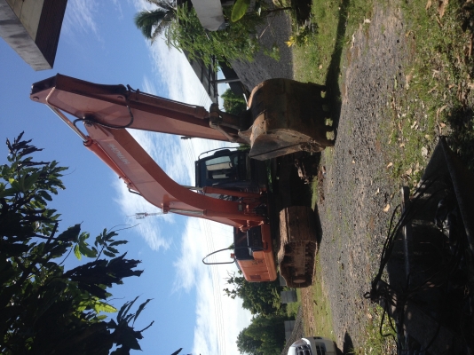 Hitachi zx200 -1 รถห้างปี2554เจ้าของขายเองล้านสี่แสนหน้าหมื่น 1.45ล้านพร้อมเล่ม