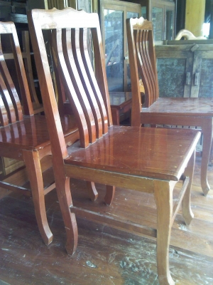 เก้าอี้นั้งไม้สัก สภาพสวย