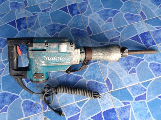 ขาย เครื่องสกัดแย็กตัวใหญ่ Makita รุ่น HM1306 สภาพสวย พร้อมใช้งาน ราคาต่อรองใด้คับ
