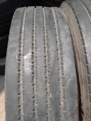 ยาง 6 ล้อ 4 ล้อกลาง  215/75R17.5 MAXXIS UR275   16 PR  มี 3 เส้น ( ปี 4310 ) TEL.081-4273941