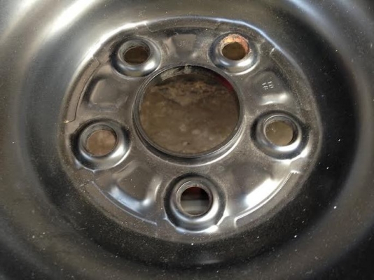 ยางอะไหล่ 195 65 15 สภาพไม่เคยลงพื้นเลยสักครั้ง